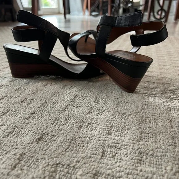 Franco Sarto Women's Wedge Sandals - 2.25 heel - Size 9.5 - Picture 3 of 5
